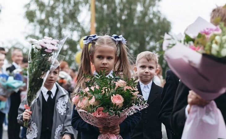 Что будут дарить детям и учителям жители Барнаула в День знаний