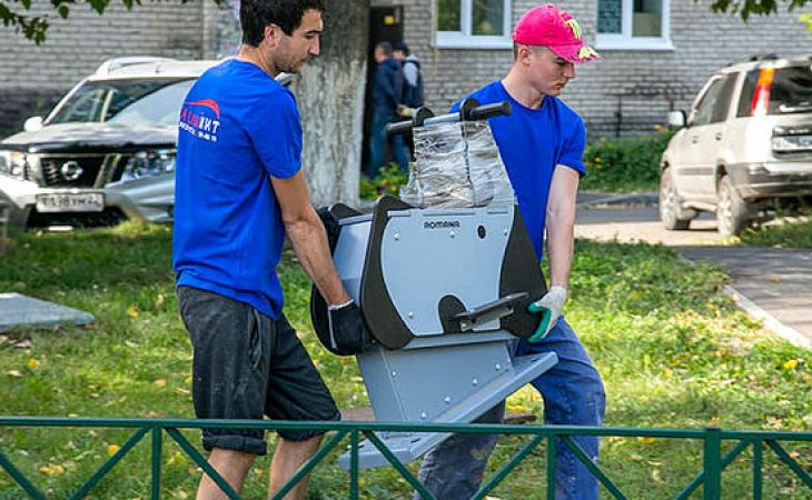 Высокие темпы работ позволяют досрочно завершить благоустройство барнаульских дворов